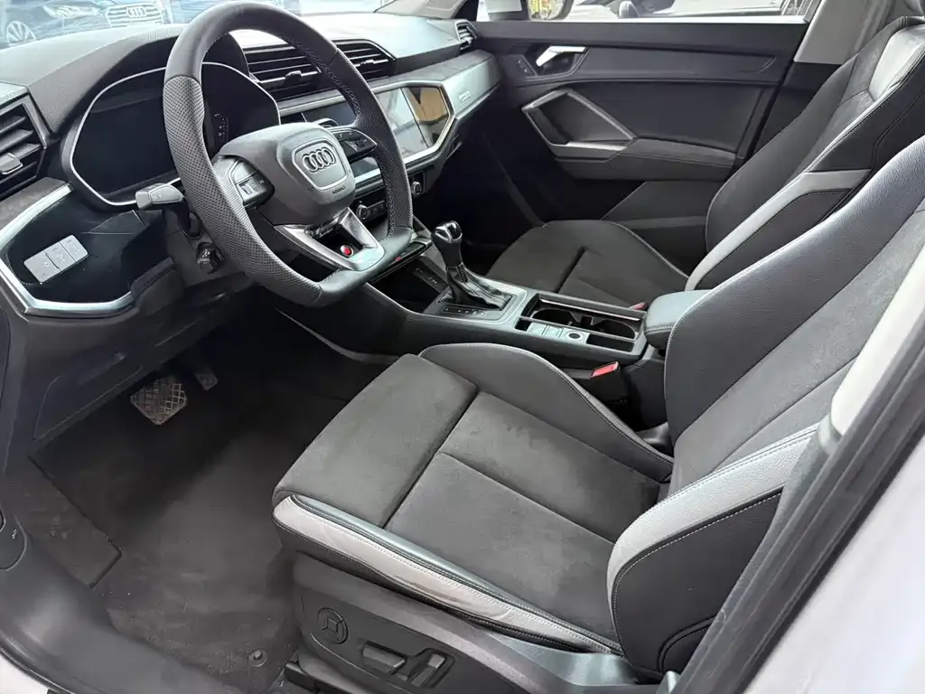 Audi Q3 2021 из CN, фото 7