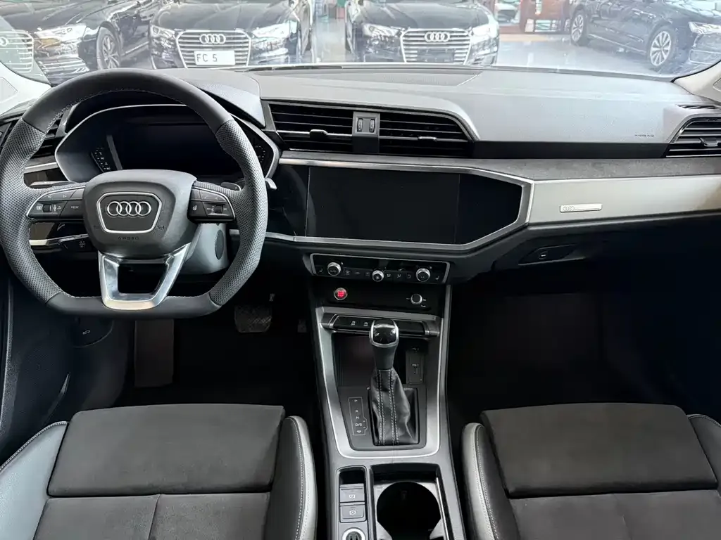 Audi Q3 2021 из CN, фото 6