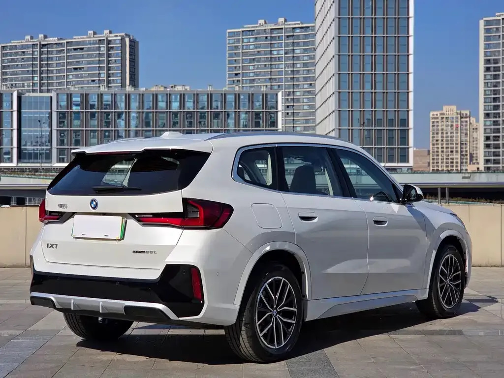 BMW iX1 2025 из CN, фото 7