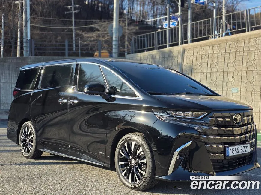 Toyota Alphard — фото 6