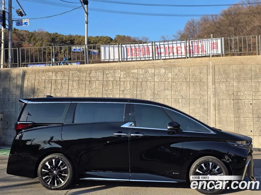 Toyota Alphard — фото 8
