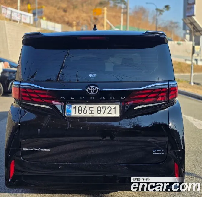 Toyota Alphard — фото 2