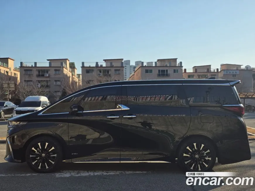 Toyota Alphard — фото 4