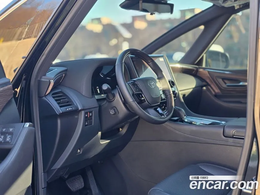 Toyota Alphard — фото 10