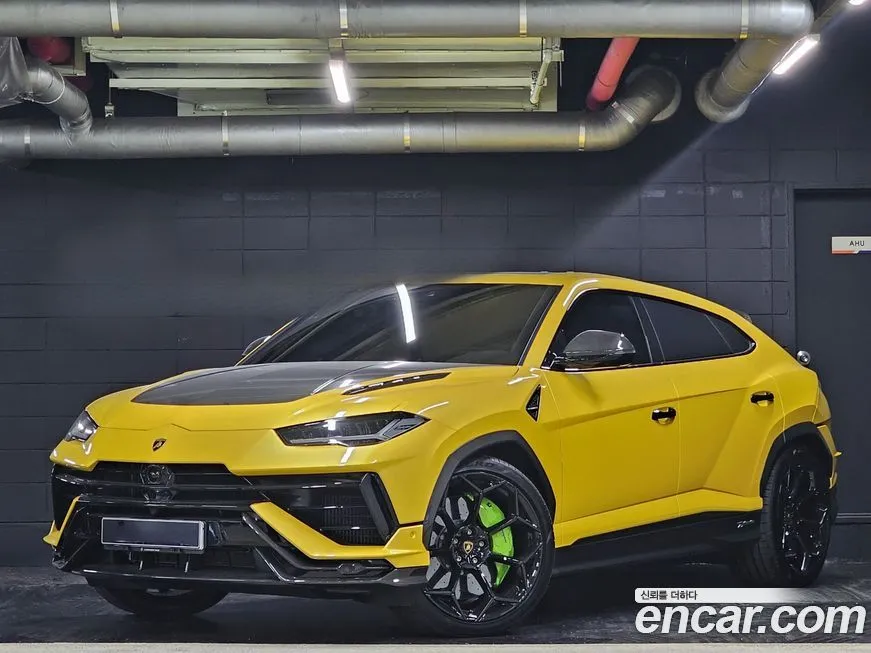 Lamborghini Urus — фото 1