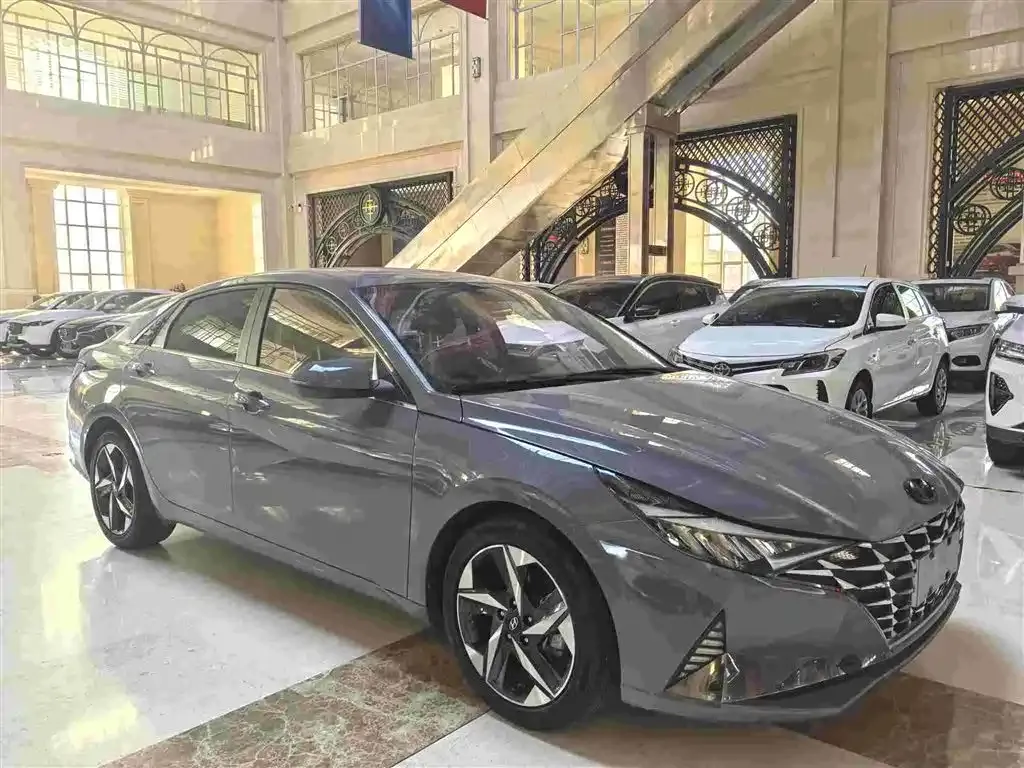Hyundai Elantra — фото 4