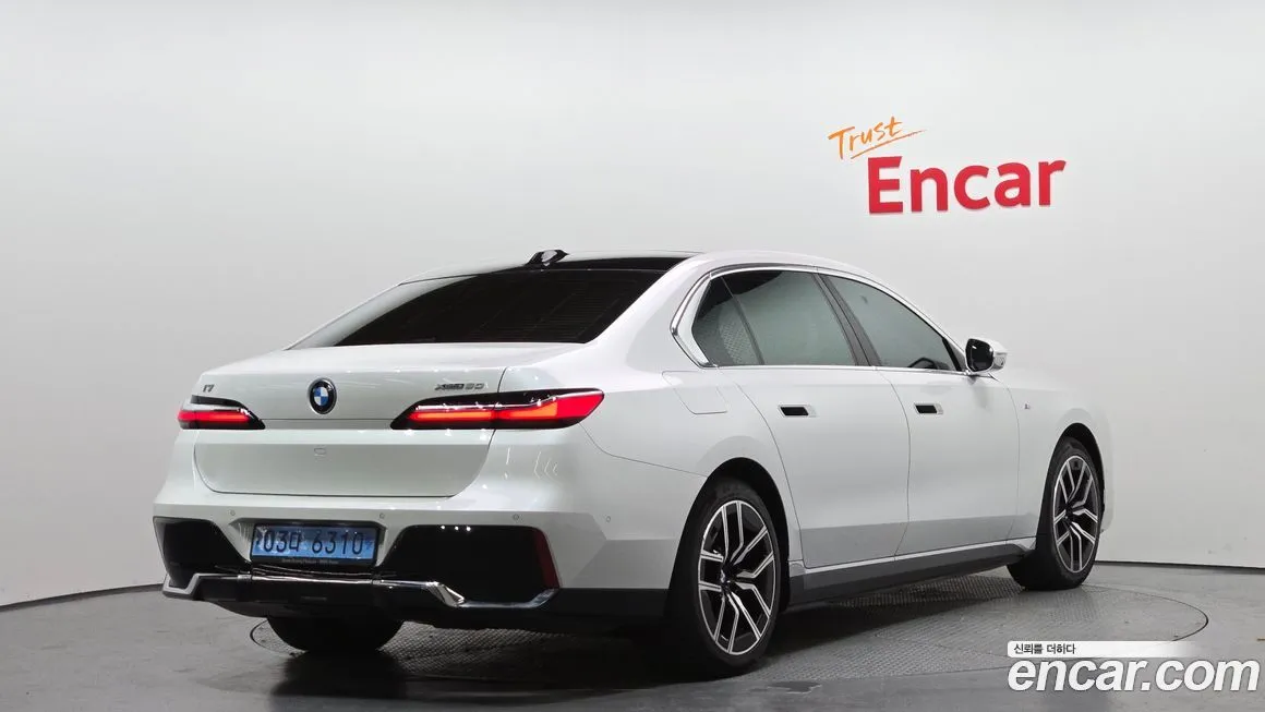 BMW i7 2023 из KR, фото 9
