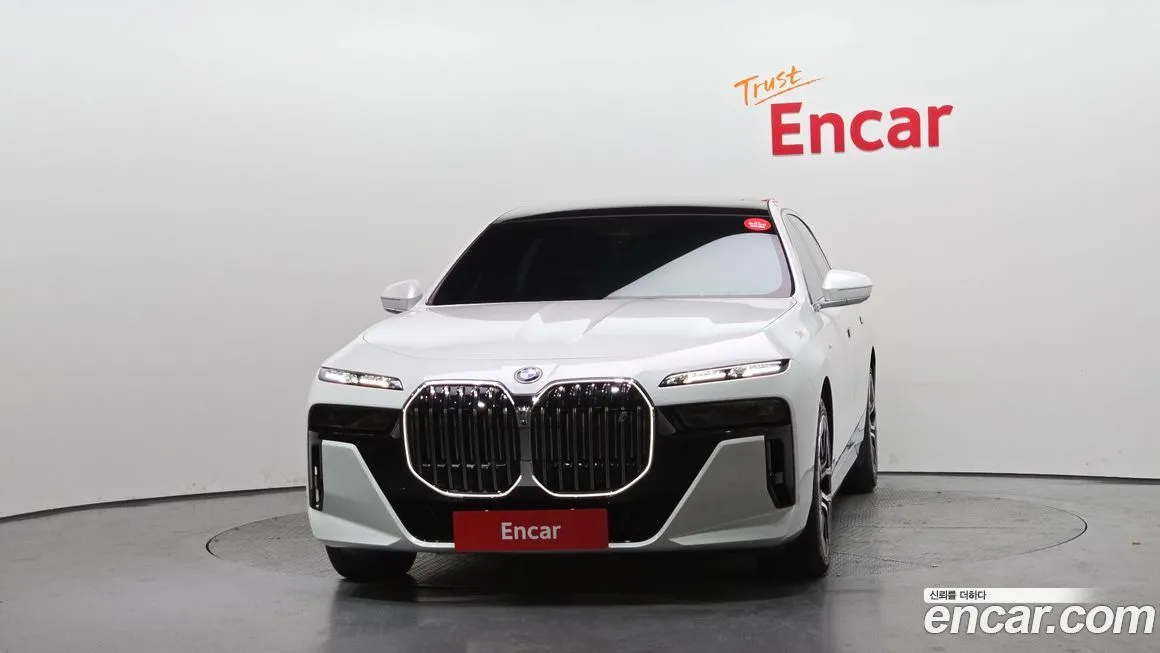 BMW i7 2023 из KR, фото 3