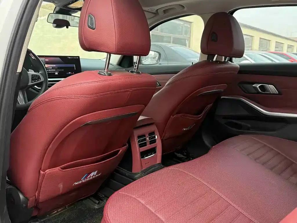 BMW 3 Series 2023 из CN, фото 2