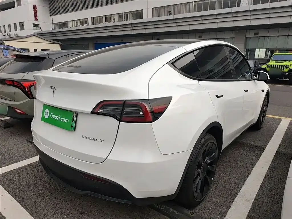 Tesla Model Y 2023 из CN, фото 9