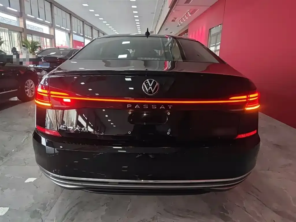 Volkswagen Passat 2023 из CN, фото 5