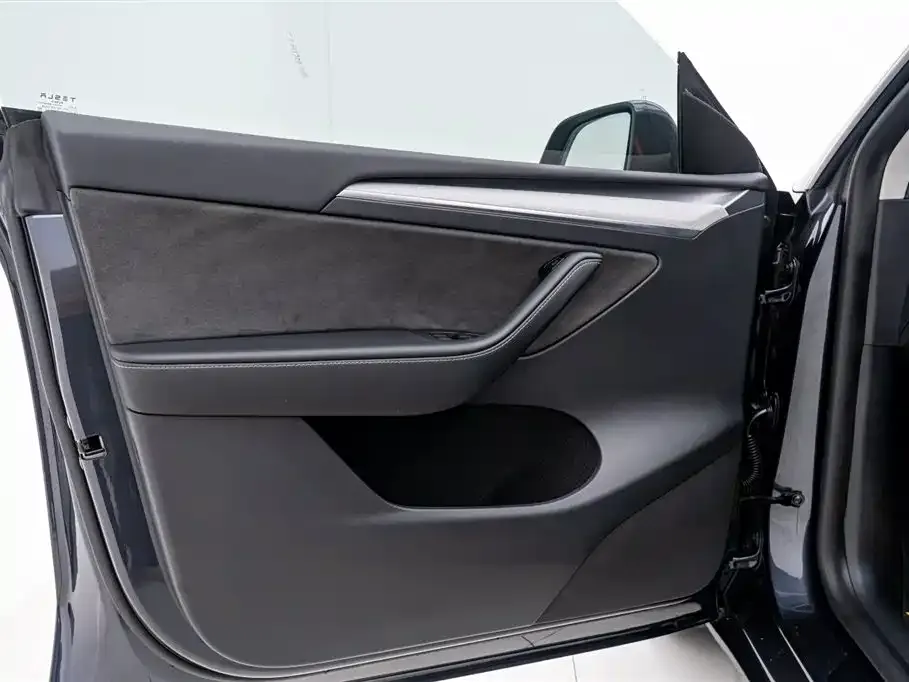 Tesla Model Y 2024 из CN, фото 9