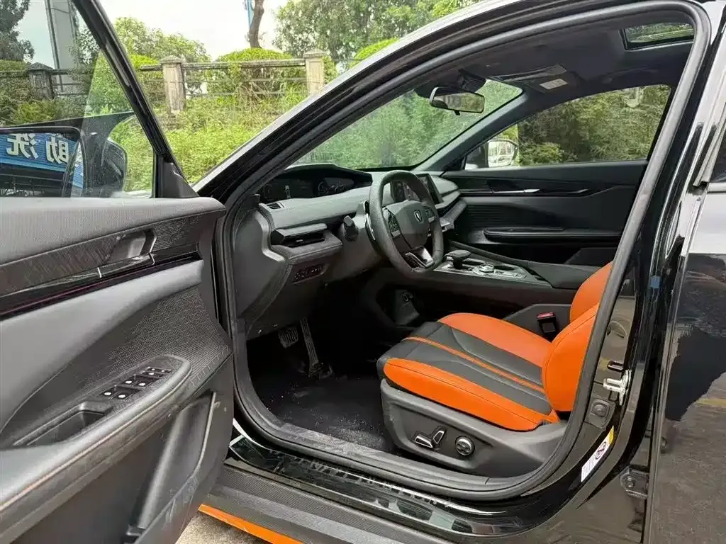 Changan UNI-V 2024 из CN, фото 2