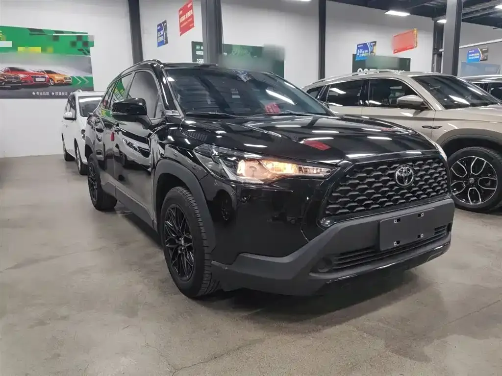 Toyota Corolla Cross 2022 из CN, фото 10