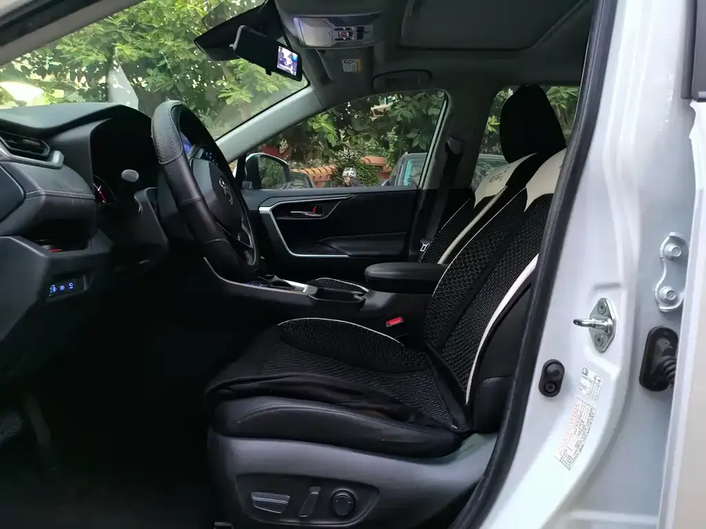 Toyota RAV4 2021 из CN, фото 3