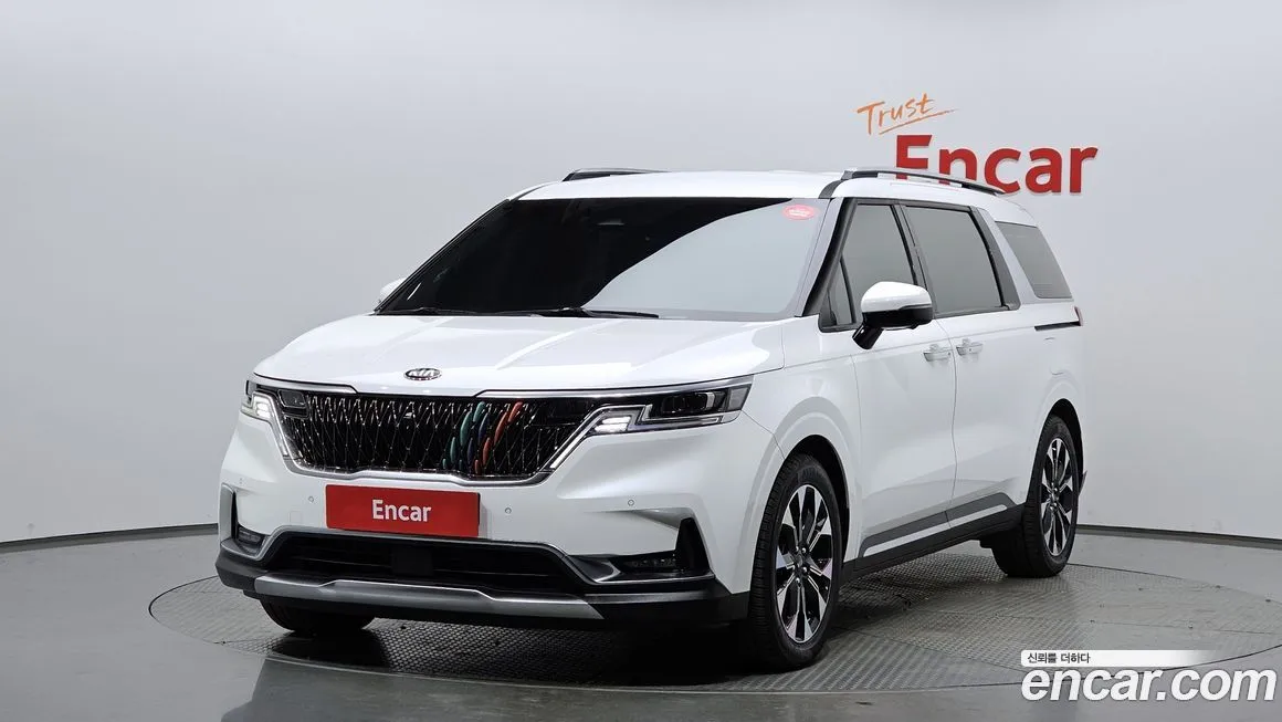 Kia Carnival — фото 1