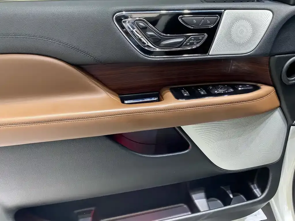 Lincoln Navigator 2023 из CN, фото 5