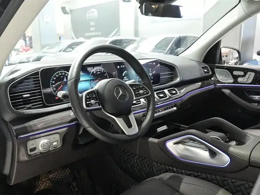 Mercedes-Benz GLS — фото 10