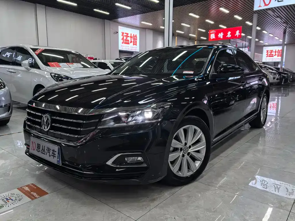 Volkswagen Passat — фото 1