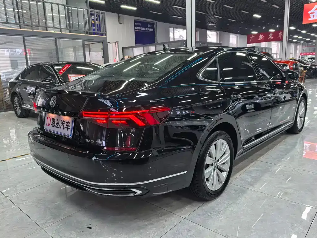 Volkswagen Passat — фото 7