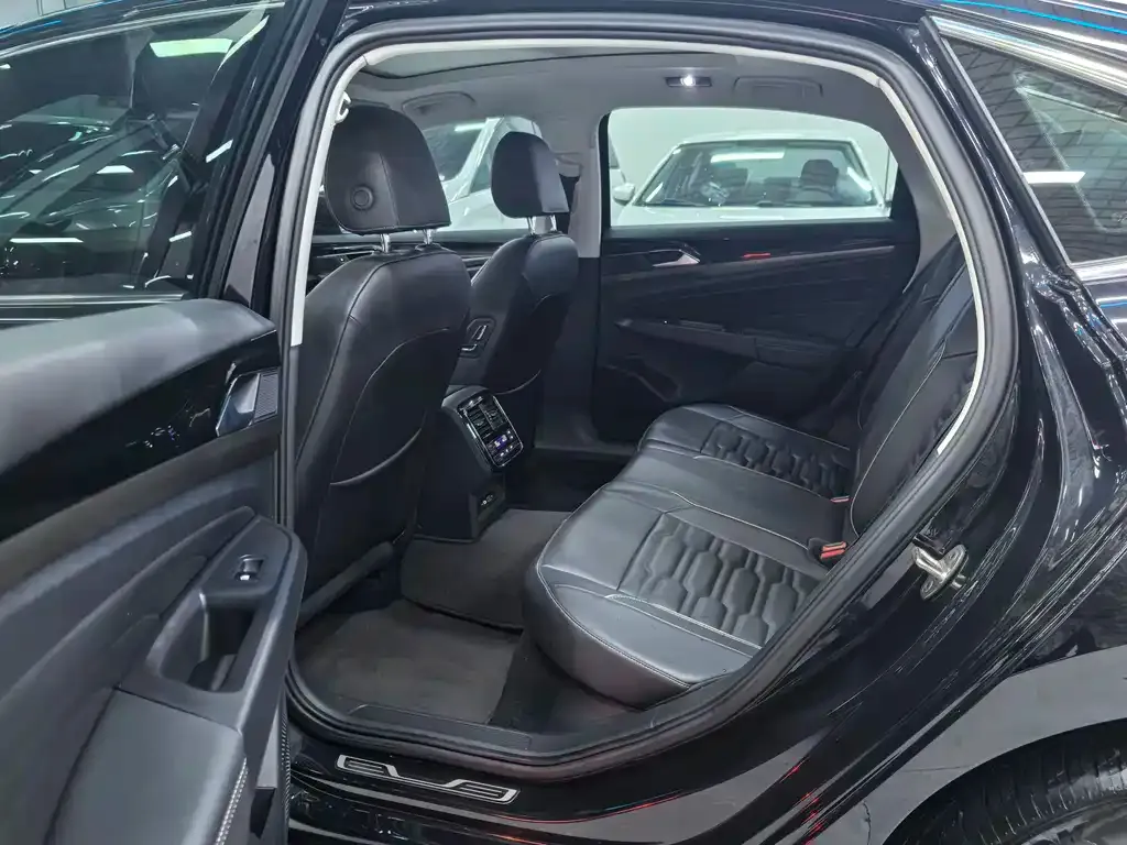 Volkswagen Passat — фото 4