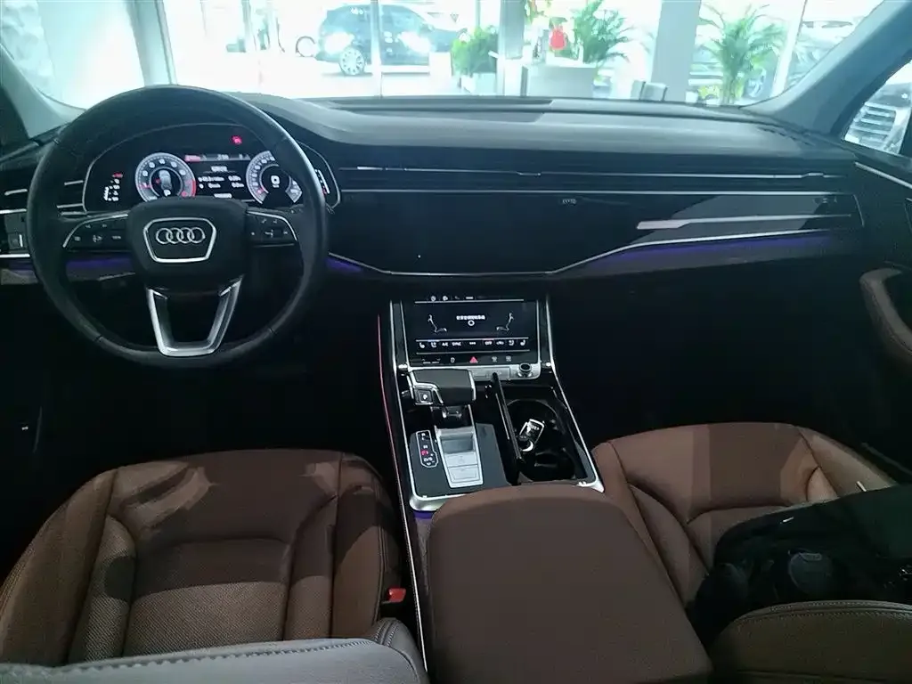 Audi Q7 2024 из CN, фото 10