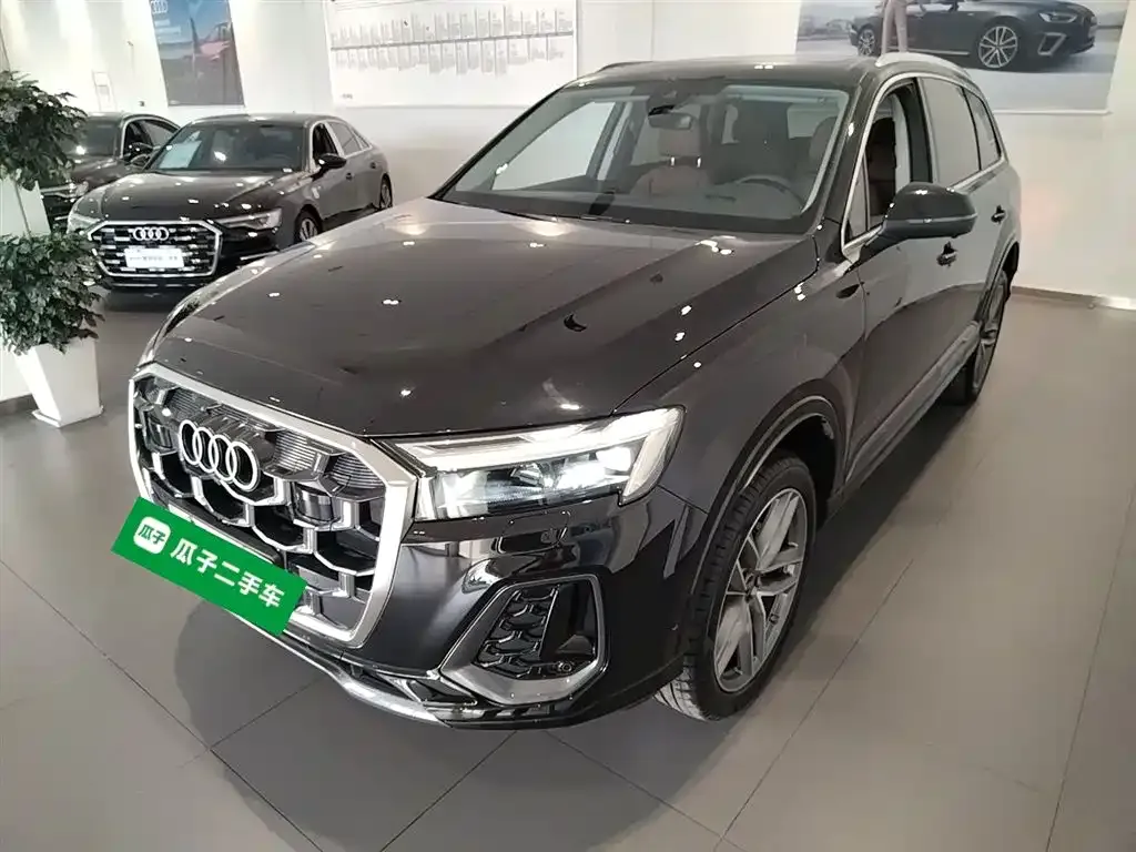 Audi Q7 2024 из CN, фото 9