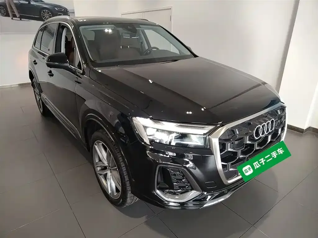 Audi Q7 2024 из CN, фото 8