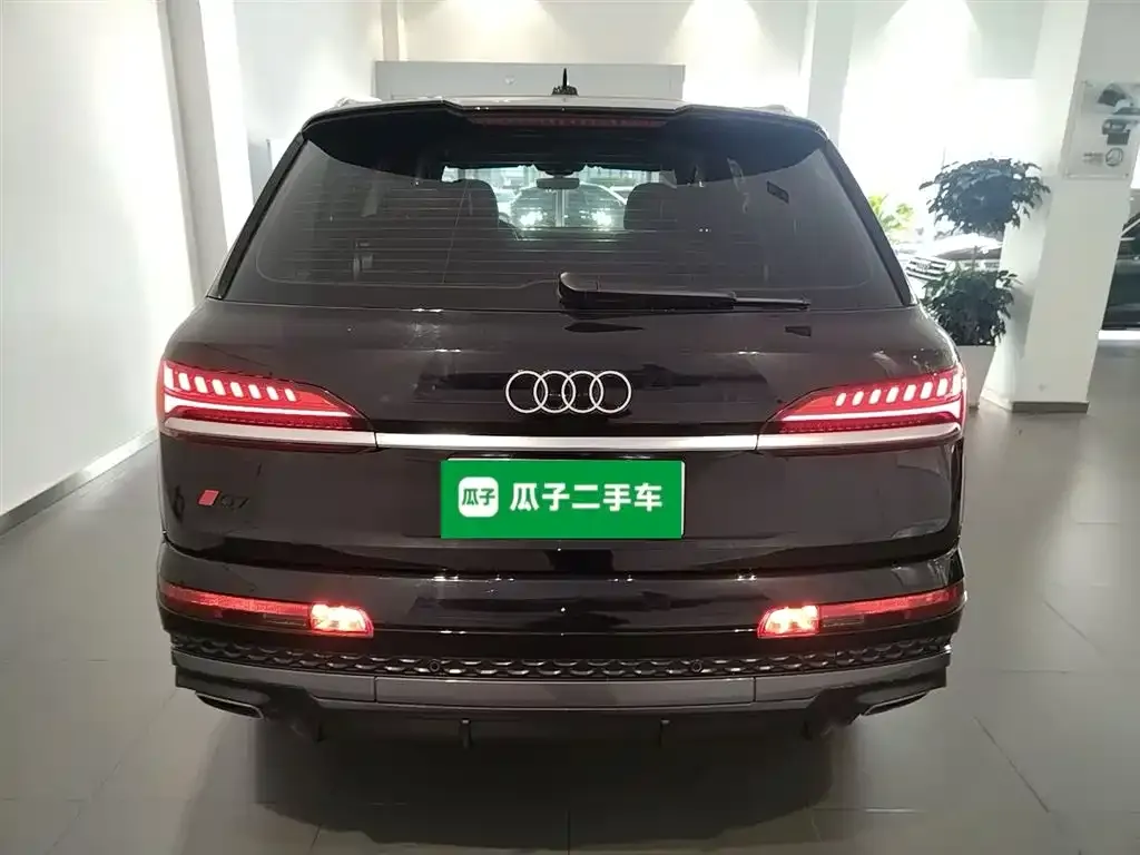 Audi Q7 2024 из CN, фото 6