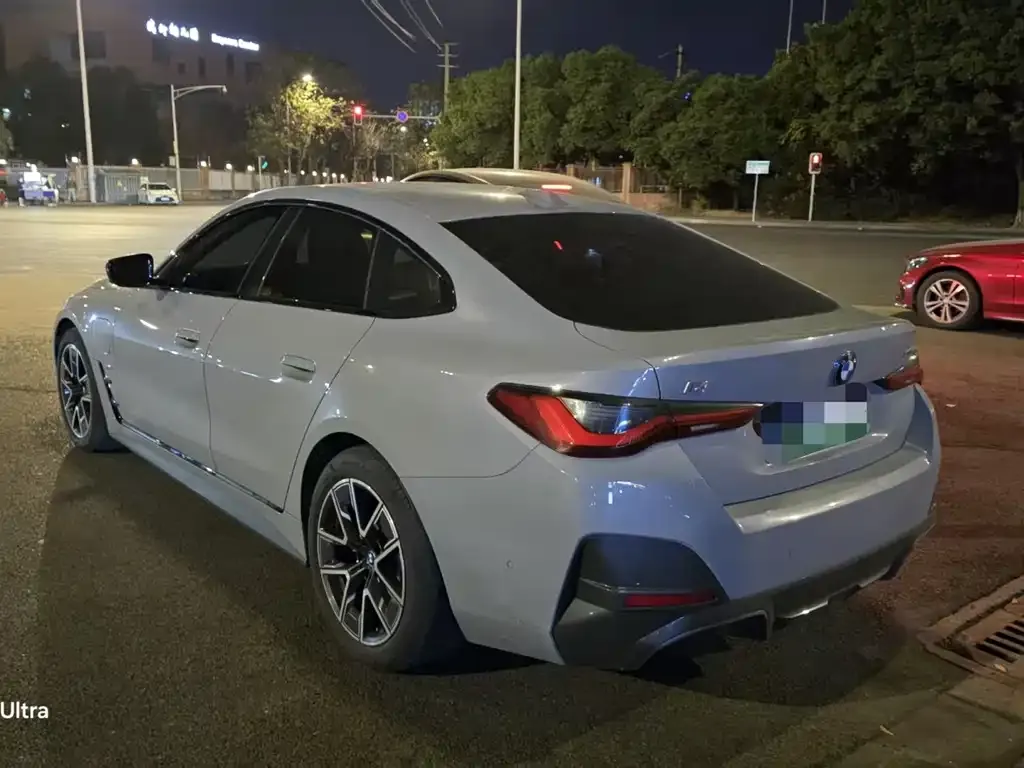 BMW i4 — фото 6