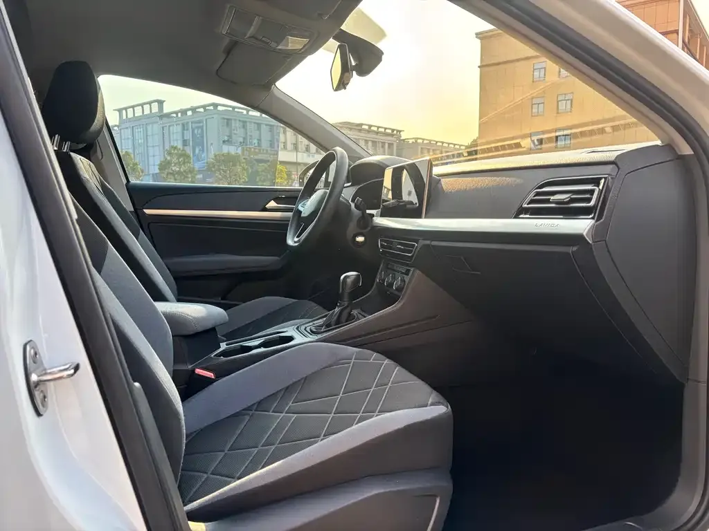 Volkswagen Lavida 2024 из CN, фото 2