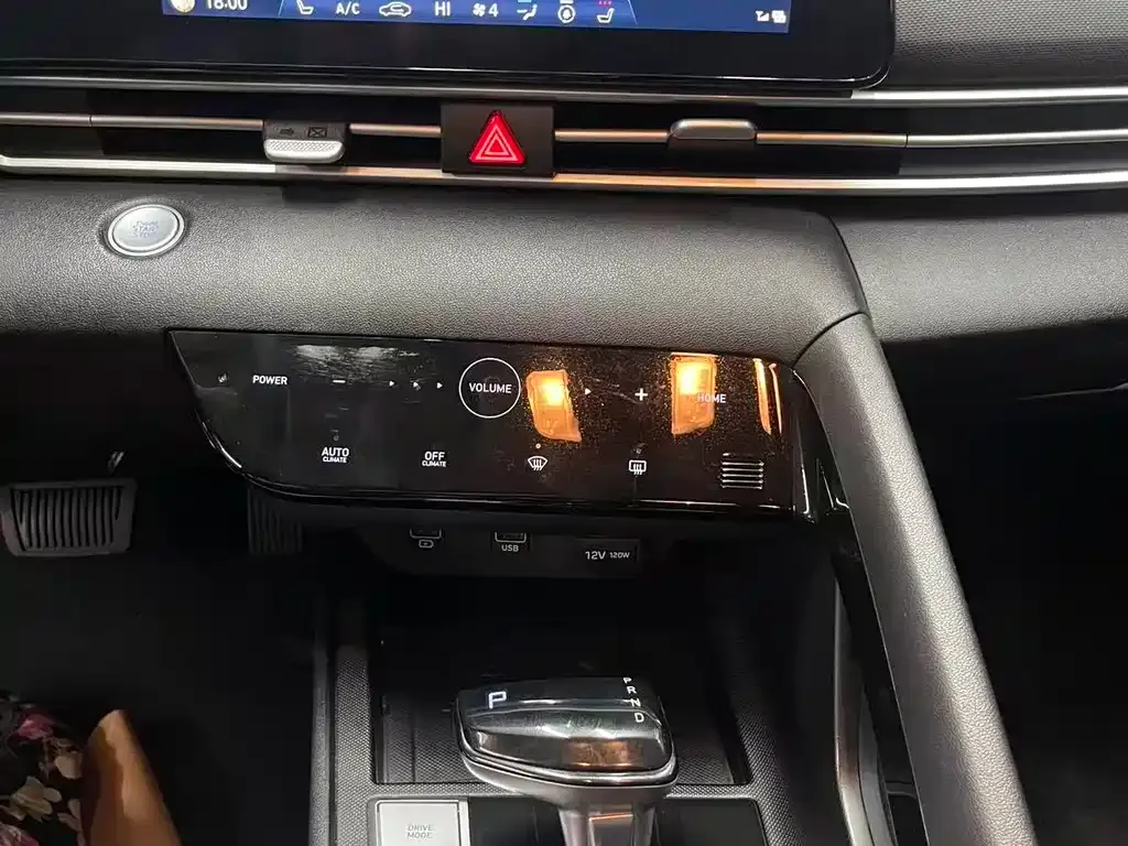 Hyundai Elantra 2022 из CN, фото 10