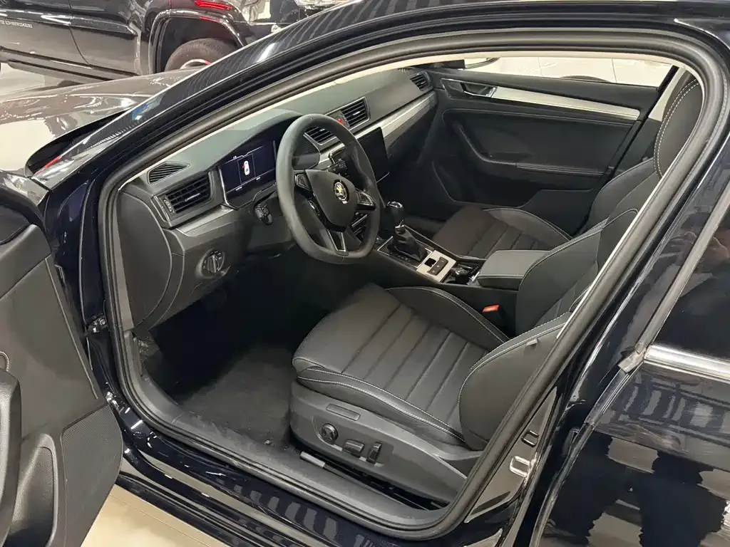 Skoda Superb 2024 из CN, фото 4