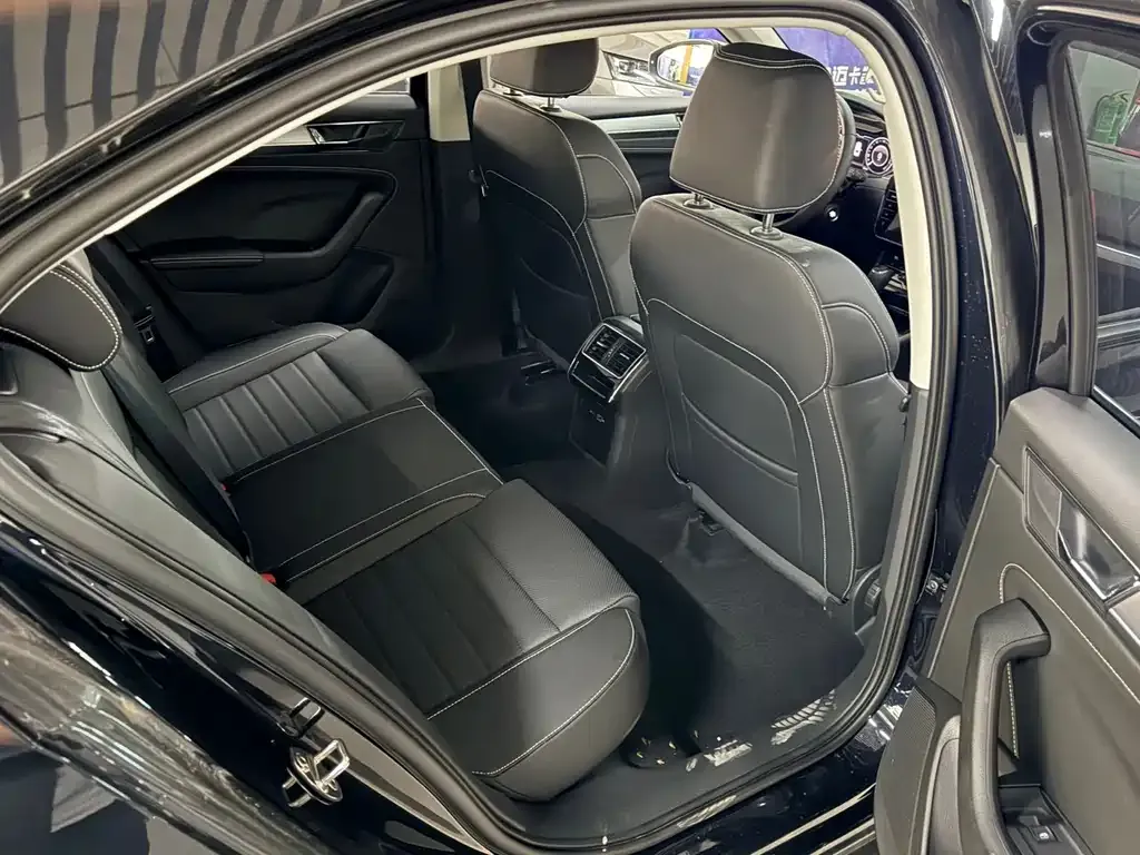 Skoda Superb 2024 из CN, фото 9