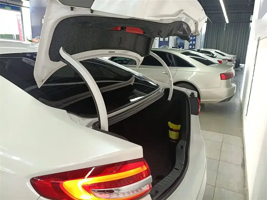 Ford Mondeo 2022 из CN, фото 10