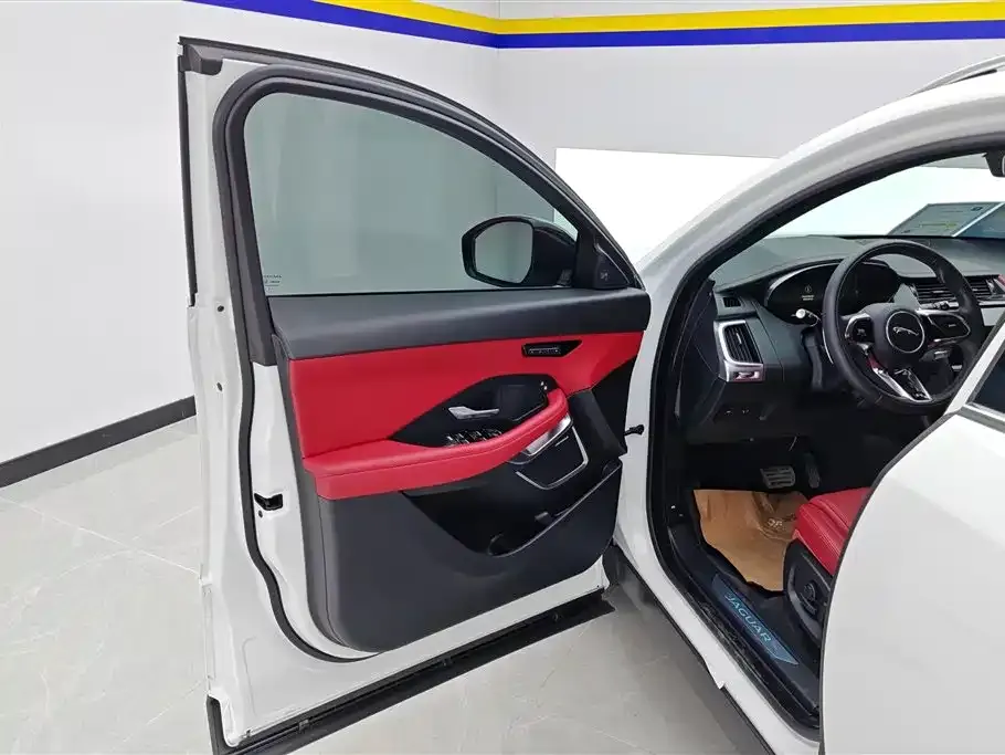 Jaguar E-PACE 2024 из CN, фото 9