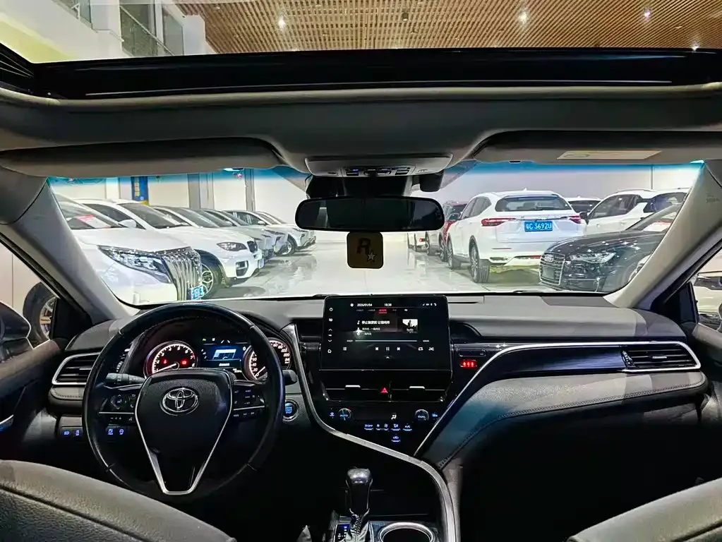 Toyota Camry 2022 из CN, фото 2