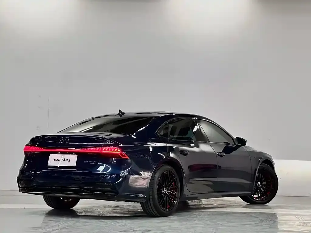 Audi A7L 2023 из CN, фото 2