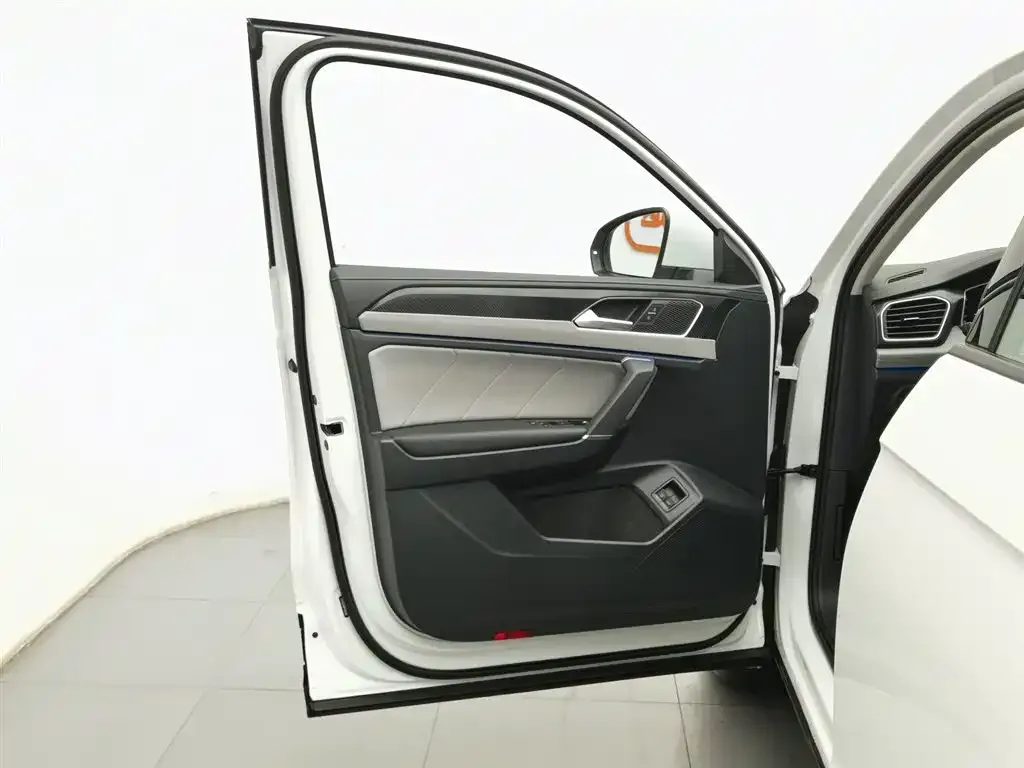Volkswagen GTE PHEV 2024 из CN, фото 6