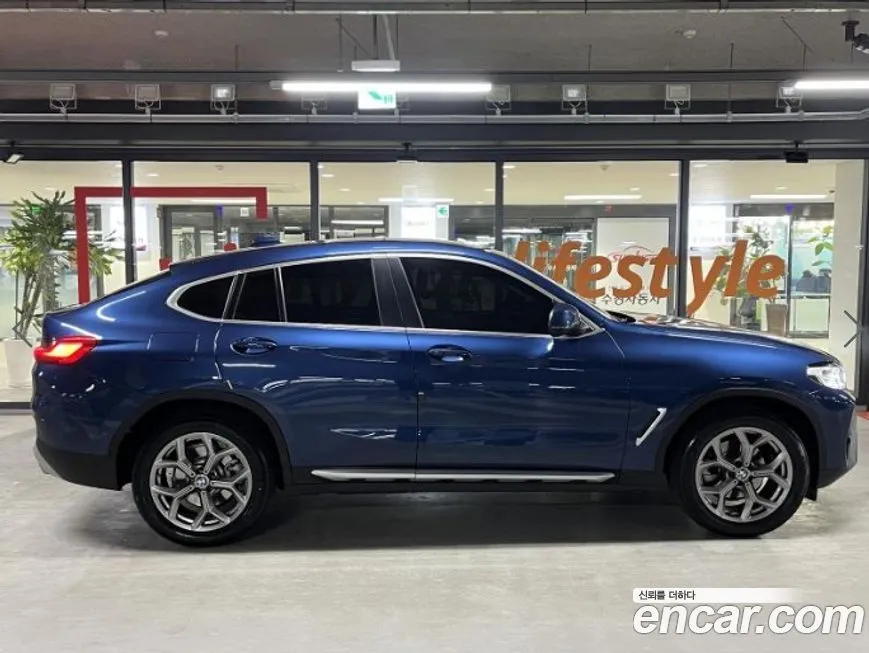 BMW X4 2023 из KR, фото 3
