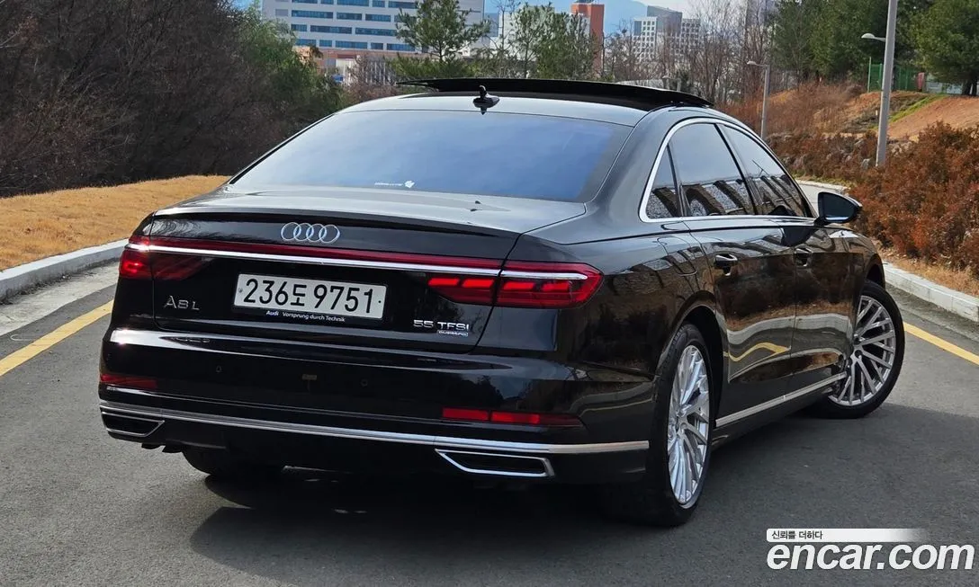 Audi A8 — фото 6