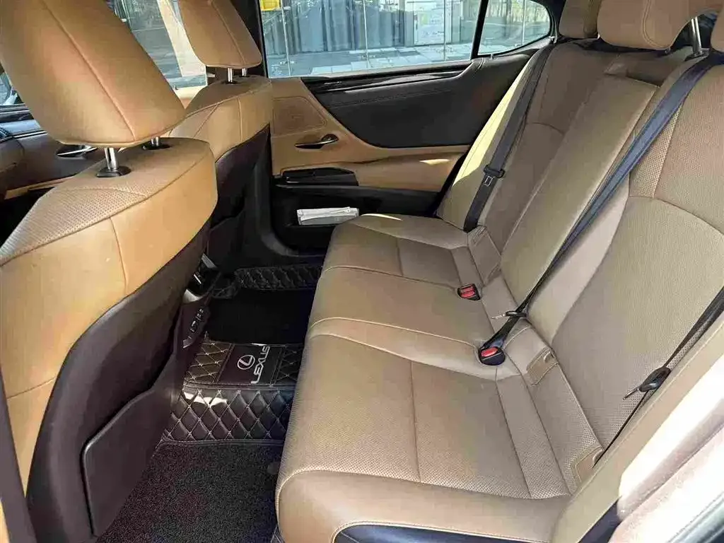 Lexus ES 2021 из CN, фото 3