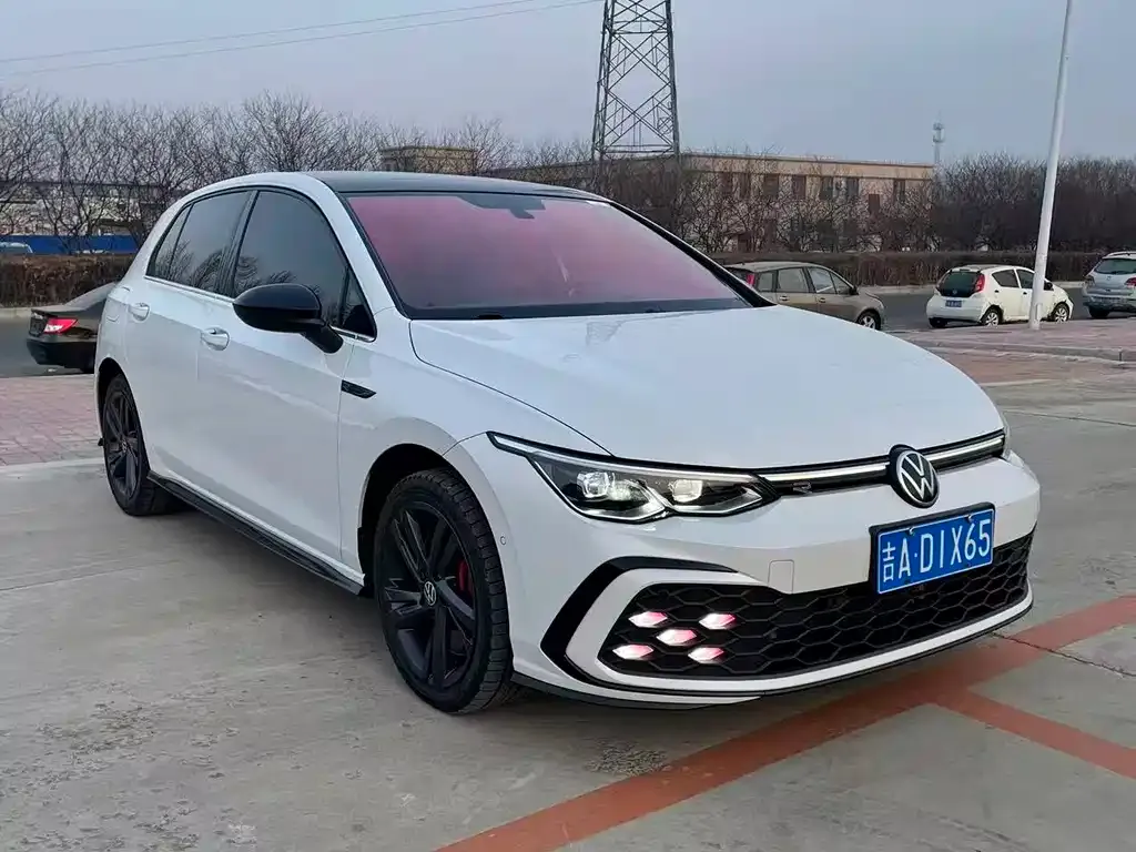 Volkswagen Golf 2023 из CN, фото 3