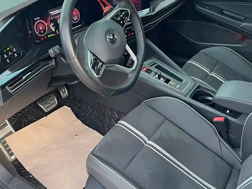 Volkswagen Golf 2023 из CN, фото 4