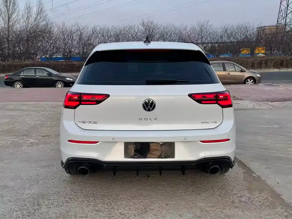 Volkswagen Golf 2023 из CN, фото 8
