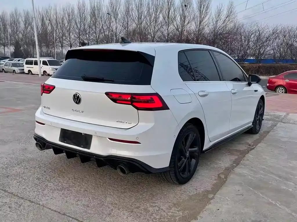 Volkswagen Golf 2023 из CN, фото 9