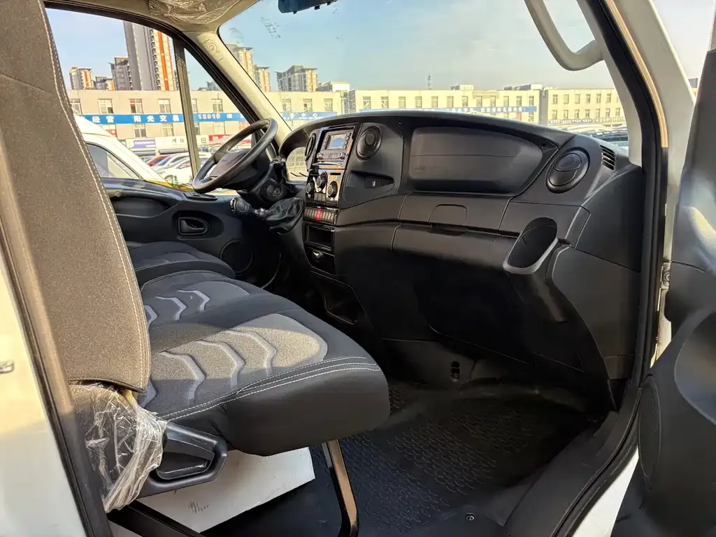 IVECO Ousheng 2022 из CN, фото 3
