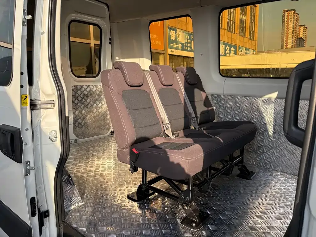 IVECO Ousheng 2022 из CN, фото 9