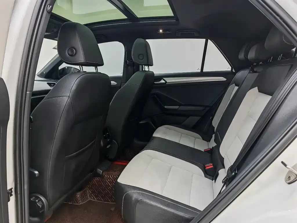 Volkswagen T-Roc 2022 из CN, фото 4