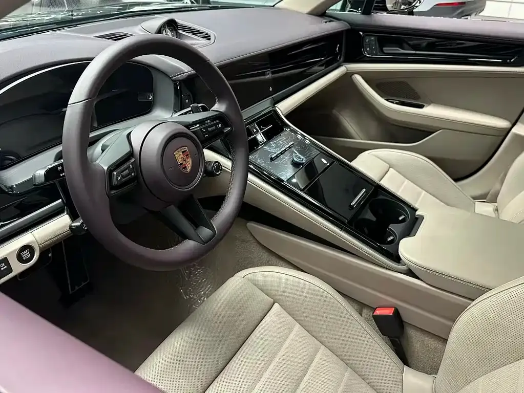 Porsche Panamera 2025 из CN, фото 5